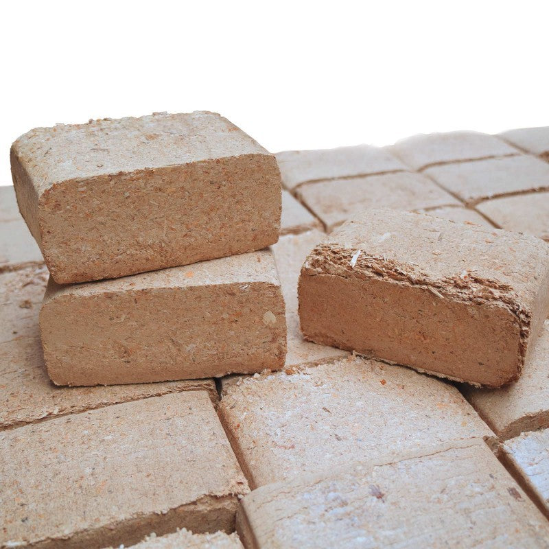 Demi-Palette Bûches Compressées Jour : 270 Bûches Écologiques, Bois Français